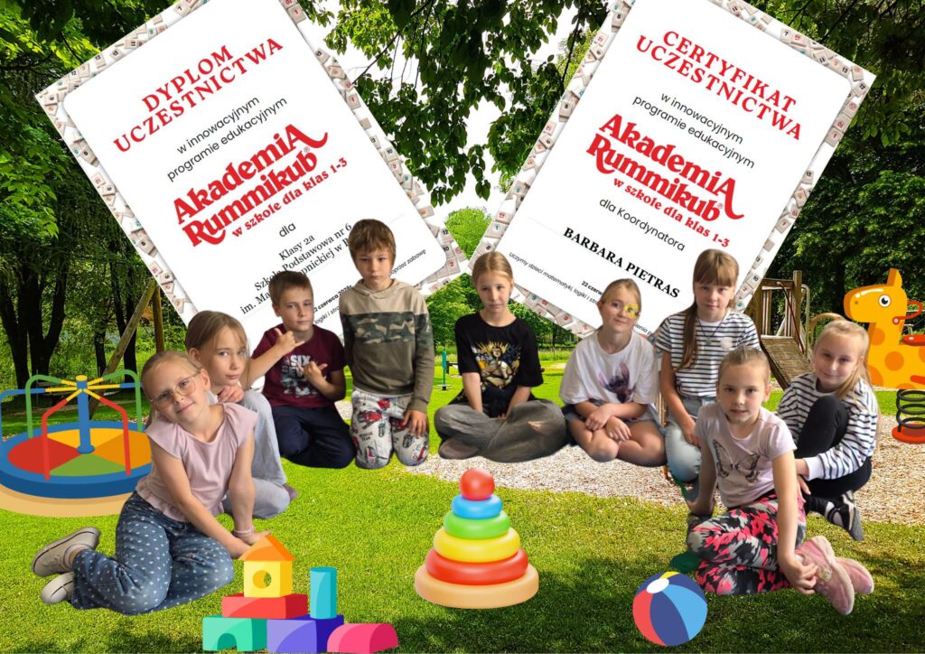 Uczniowie klasy 2a prezentują dyplomy i certyfikaty programu „Akademia Rummikub” po zakończeniu projektu edukacyjnego.